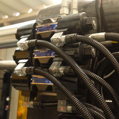 OUCO Injection Molding Machine 280T High Performance Machine For The Production Of Plastic Waste Bins